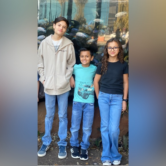 Meet your Posher, Erica - Picture 2 of 5